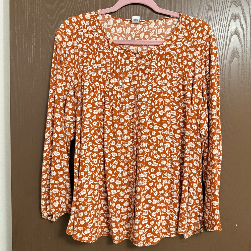 Old Navy Floral Women's Button Down